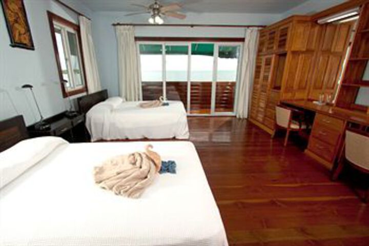 Room 7 of 25