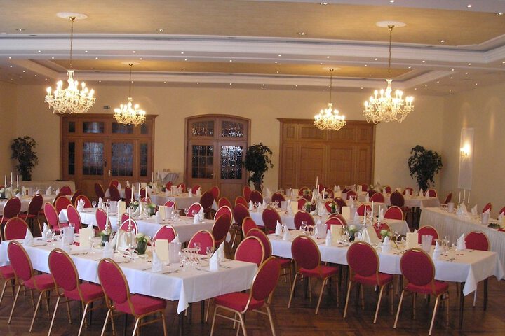 Ballroom/Hall 24 of 32