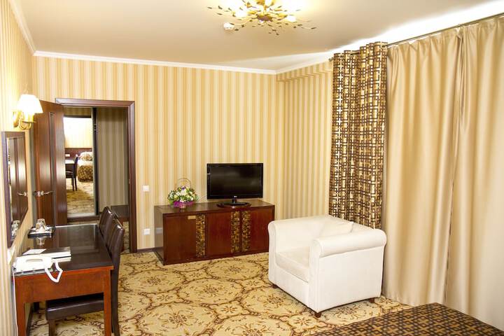 Room 16 of 151