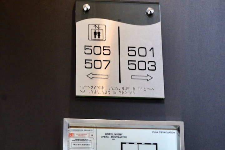 Room 52 of 136