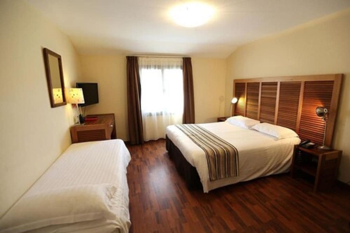 Room 18 of 60