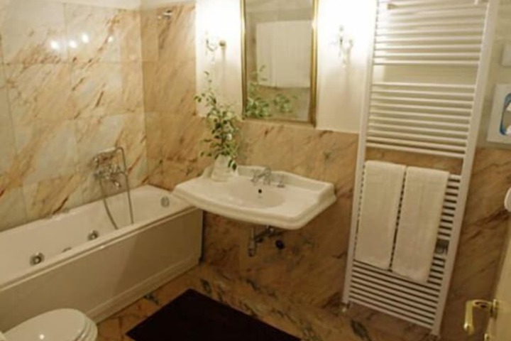 Bathroom Interior Photo