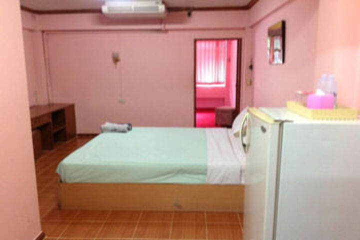 Room 8 of 18