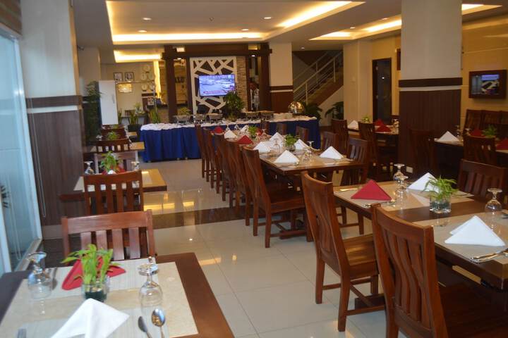 Dining 34 of 67
