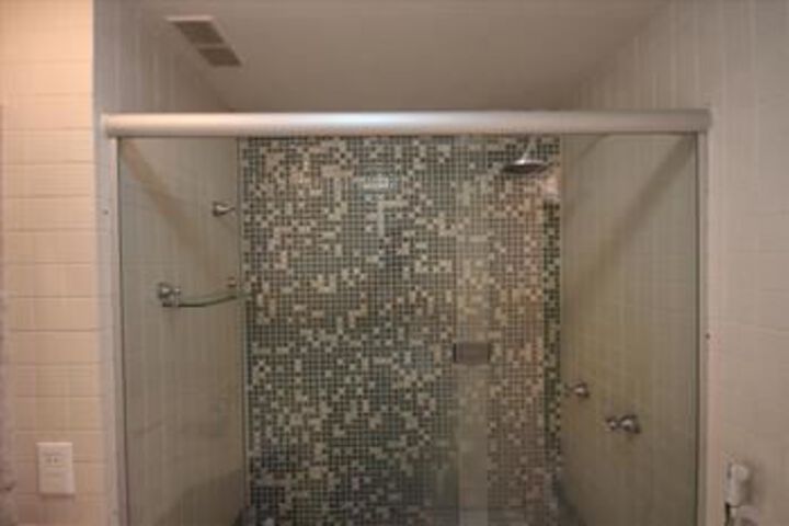 Room 6 of 43