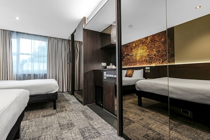 Room 26 of 59