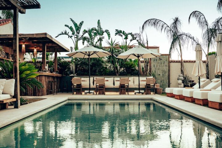 Pool 52 of 84