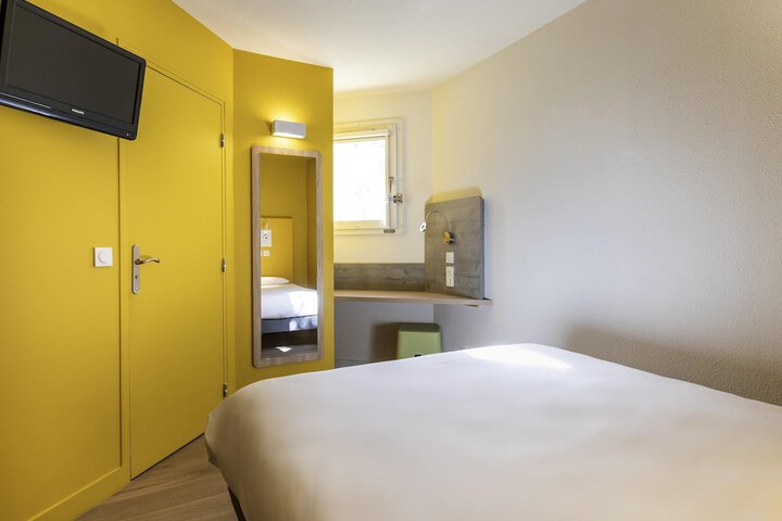 Room 14 of 43