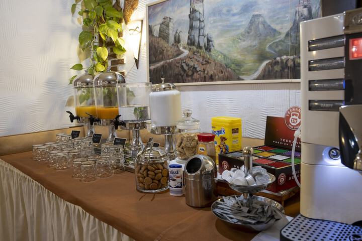 Breakfast/Coffee Service 64 of 69