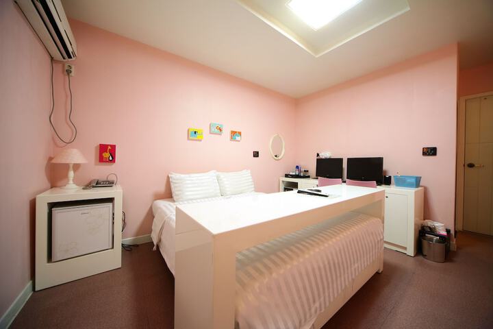 Room 12 of 75