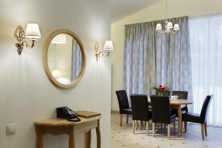 Room 20 of 90