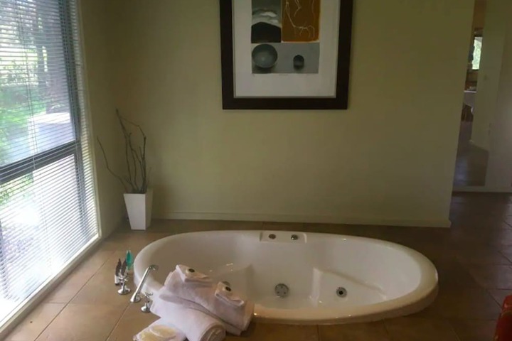 Hot Tub 11 of 12