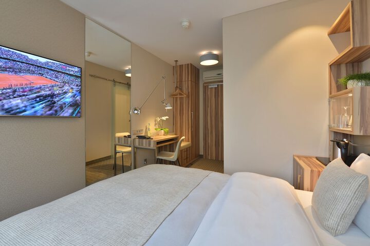 Room 13 of 63