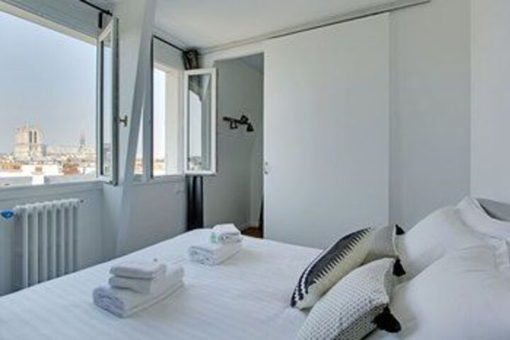 Room 47 of 102