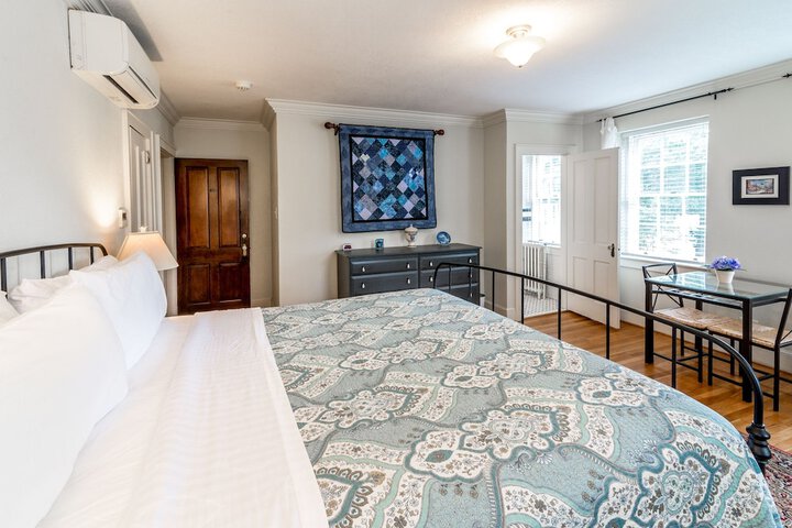 Room 18 of 52