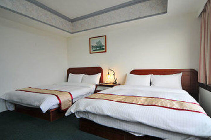 Room 12 of 20