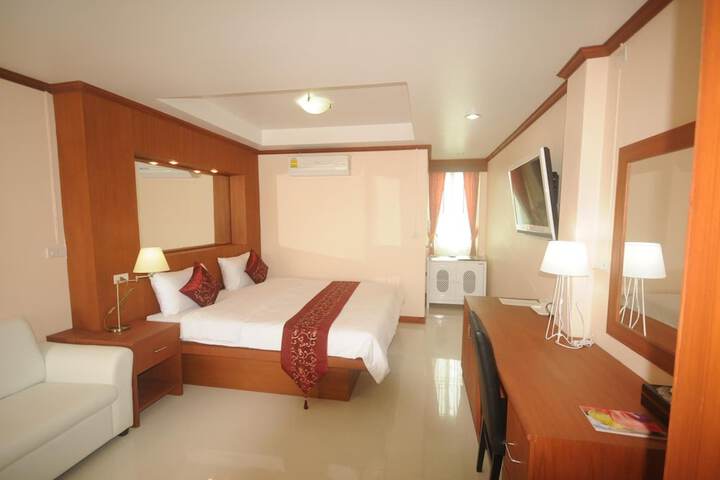 Room 18 of 43