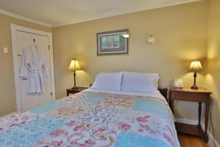 Room 4 of 14