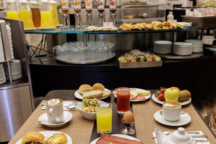 Breakfast/Coffee Service 67 of 74