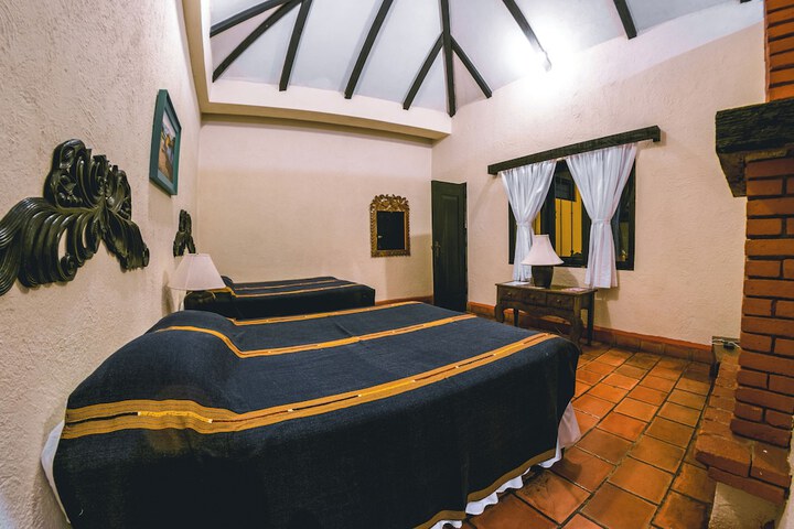 Room 15 of 94