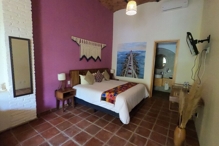 Room 5 of 10