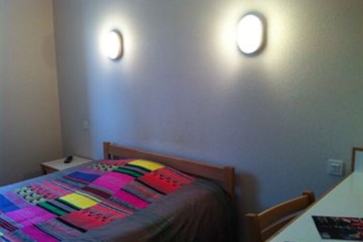 Room 12 of 18