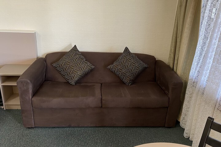 Room 2 of 54