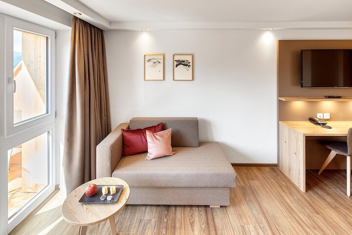 Room 28 of 90