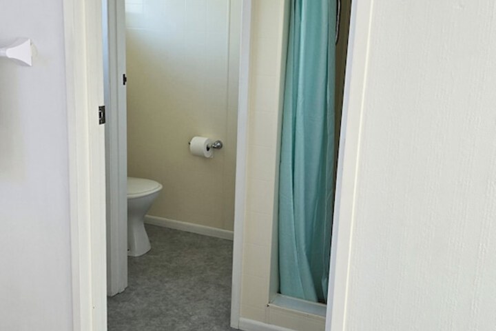 Room 33 of 47