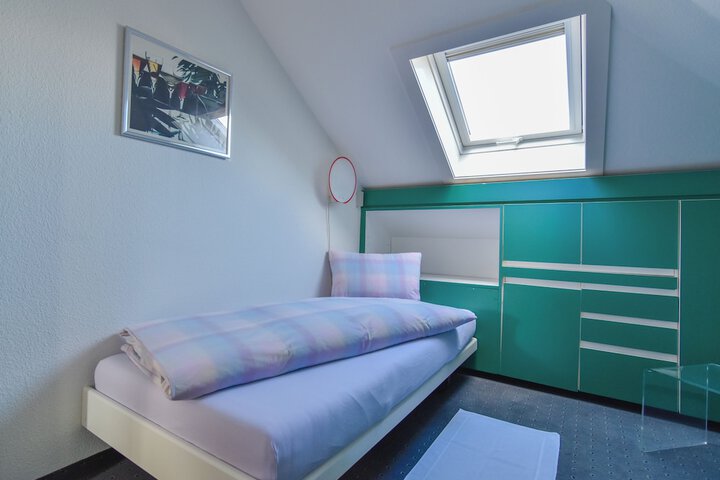 Room 18 of 42