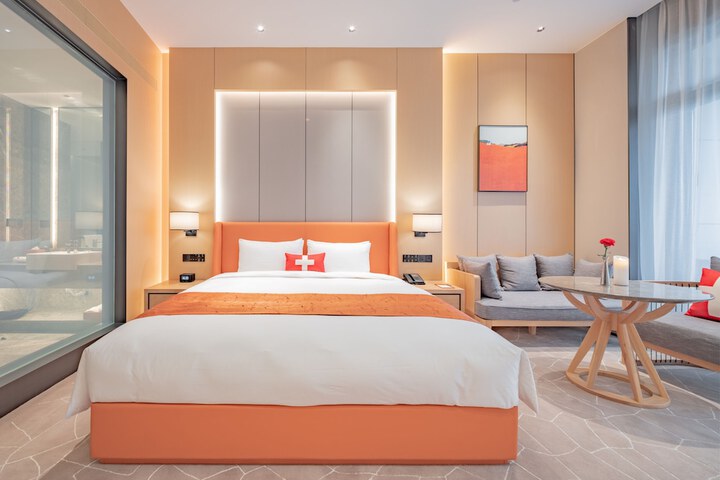 Room 4 of 27