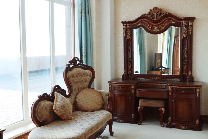 Room 42 of 85