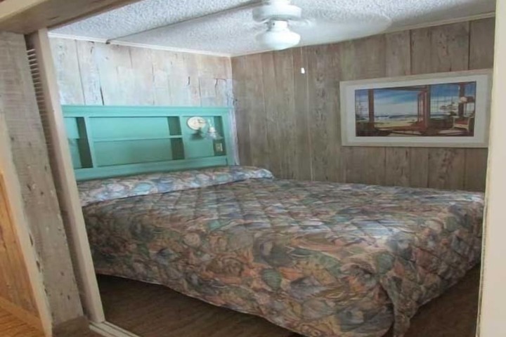 Room 4 of 24