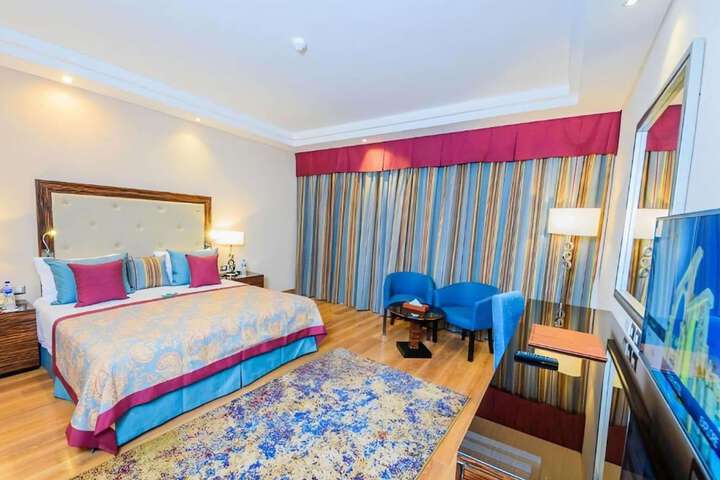 Room 45 of 180