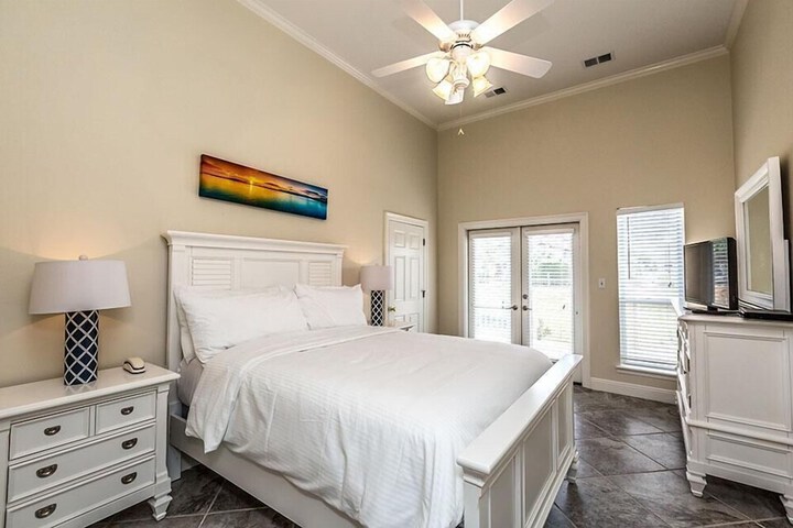 Room 2 of 21