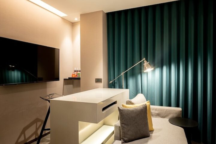 Room 38 of 82