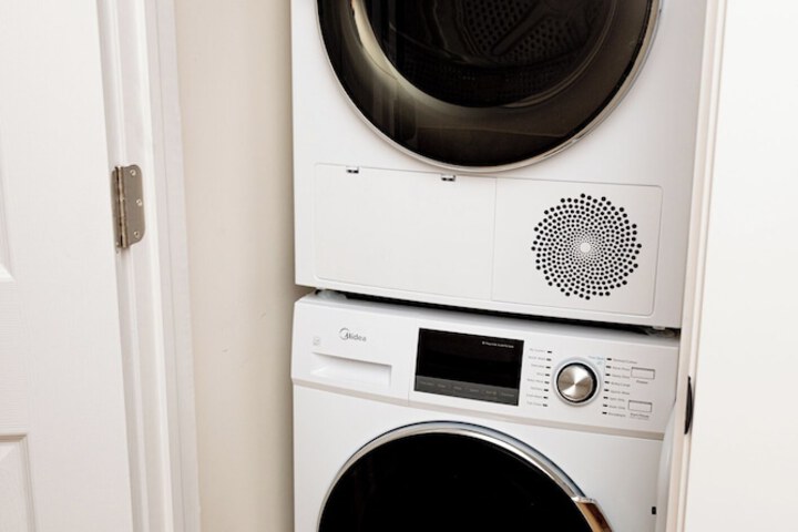 Laundry 29 of 37