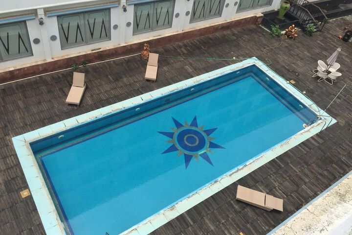 Pools & Facilities