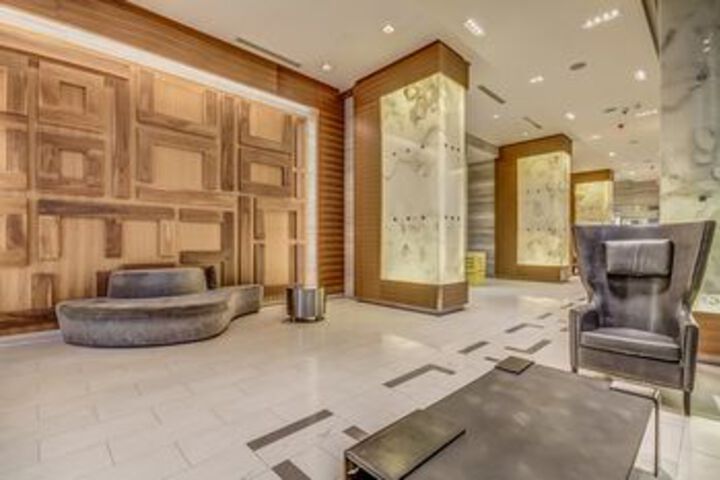 Avalon suites - Bluejays & Convention Center