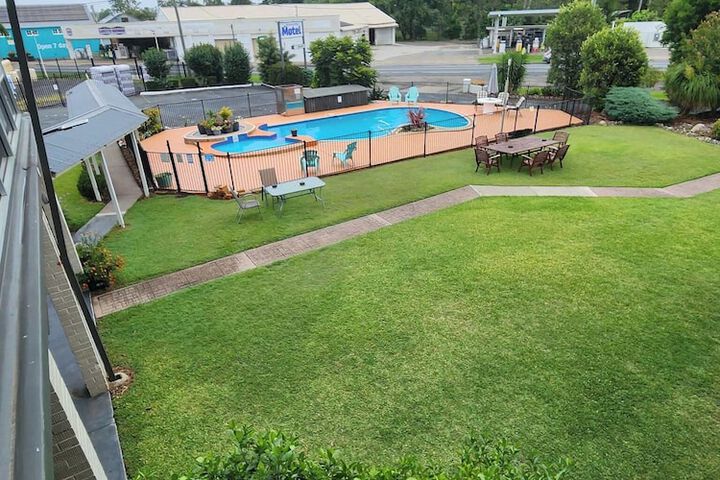 Pool 40 of 63