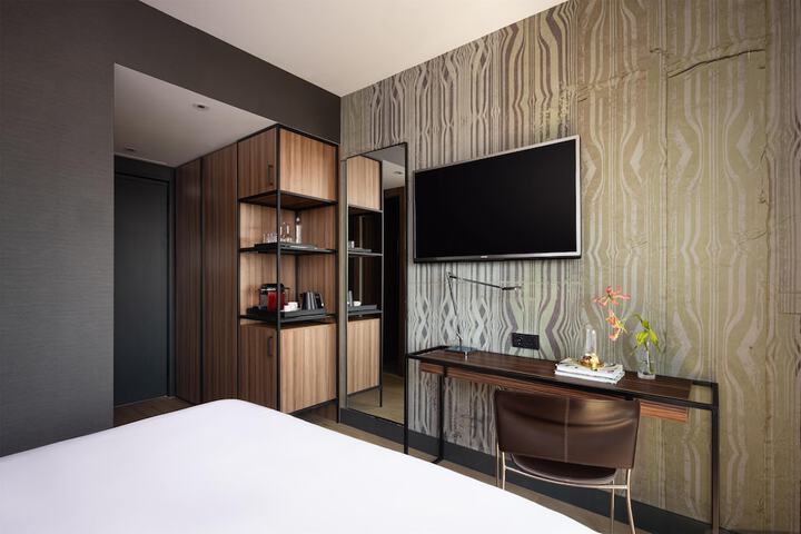 Room 38 of 90