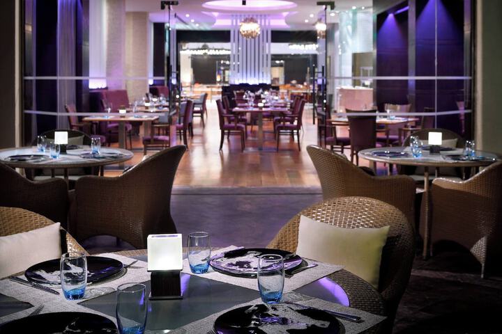 Dining 65 of 103