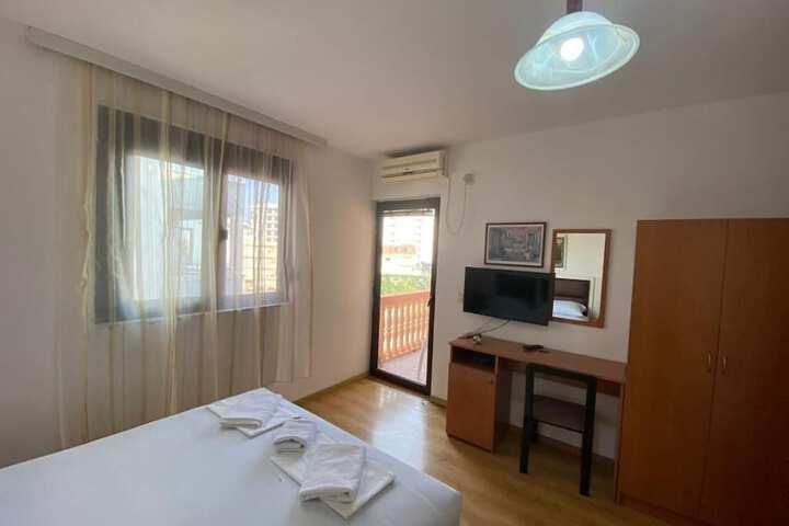 Room 20 of 96