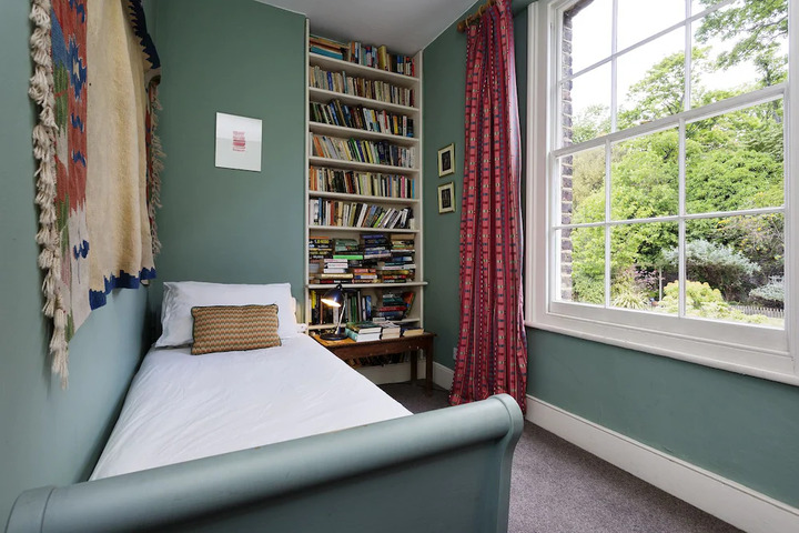 Room 3 of 6