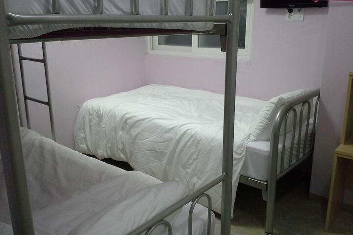 Room 9 of 43