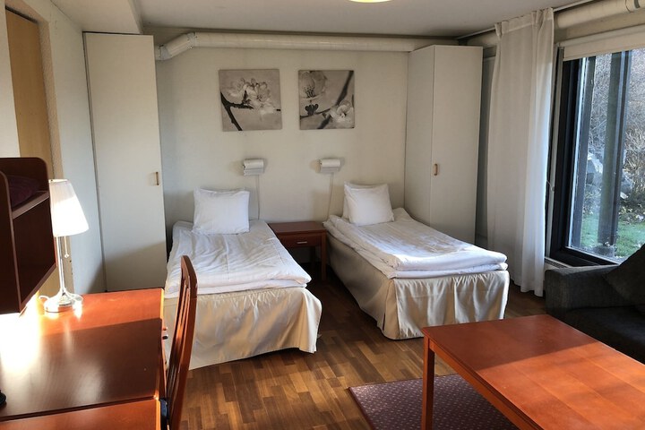 Room 5 of 74