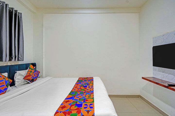 Room 18 of 28