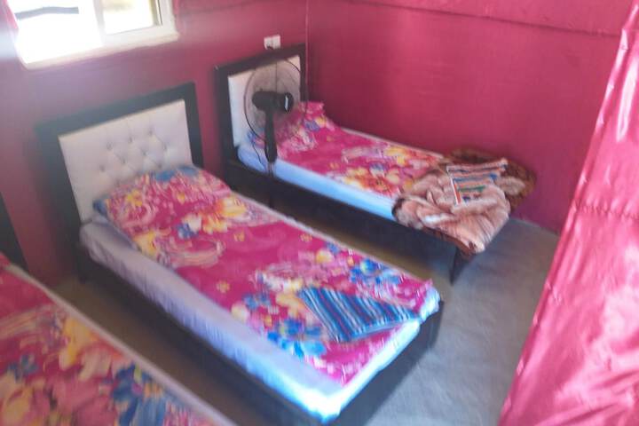 Room 4 of 39