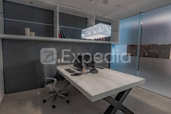 Business Center 34 of 40