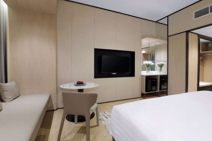 Room 14 of 50
